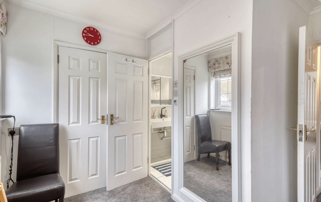 PINNER HOUSE Harrow location house family home 18