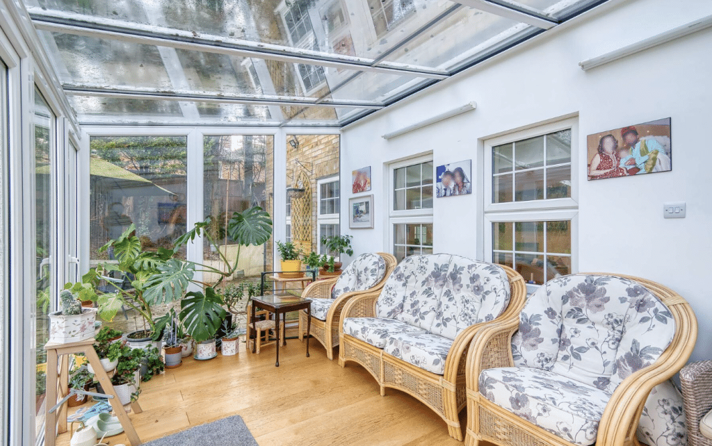 PINNER HOUSE Harrow location house family home 24