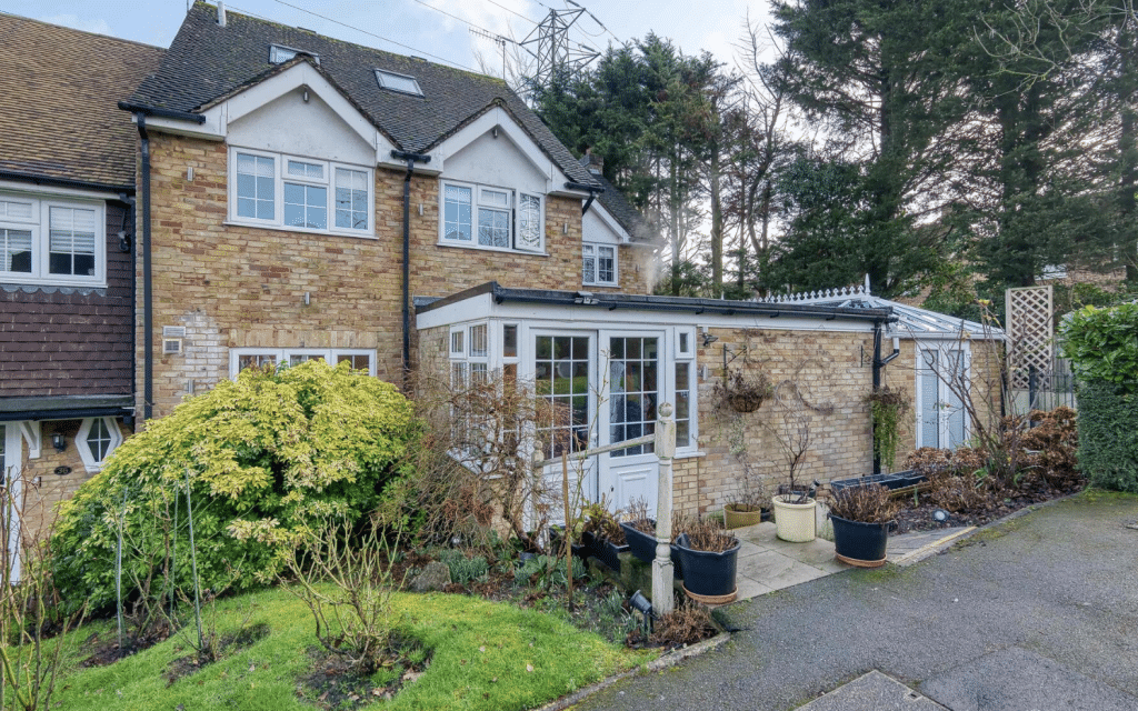 PINNER HOUSE Harrow location house family home 29