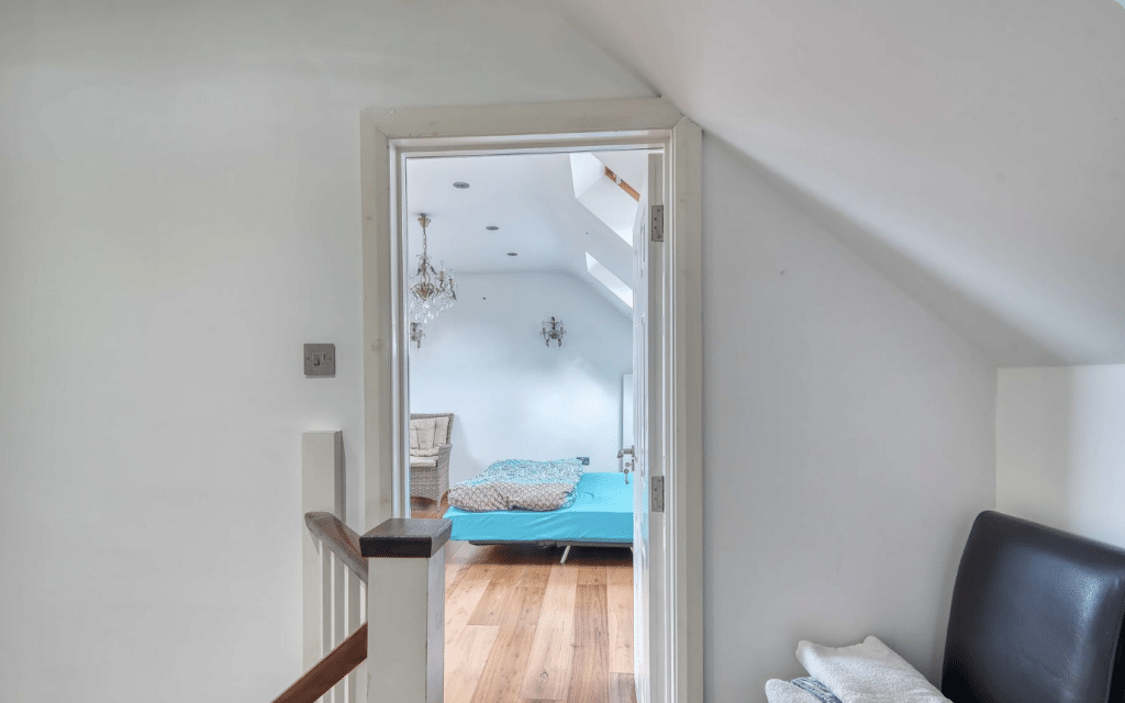 PINNER HOUSE Harrow location house family home 3