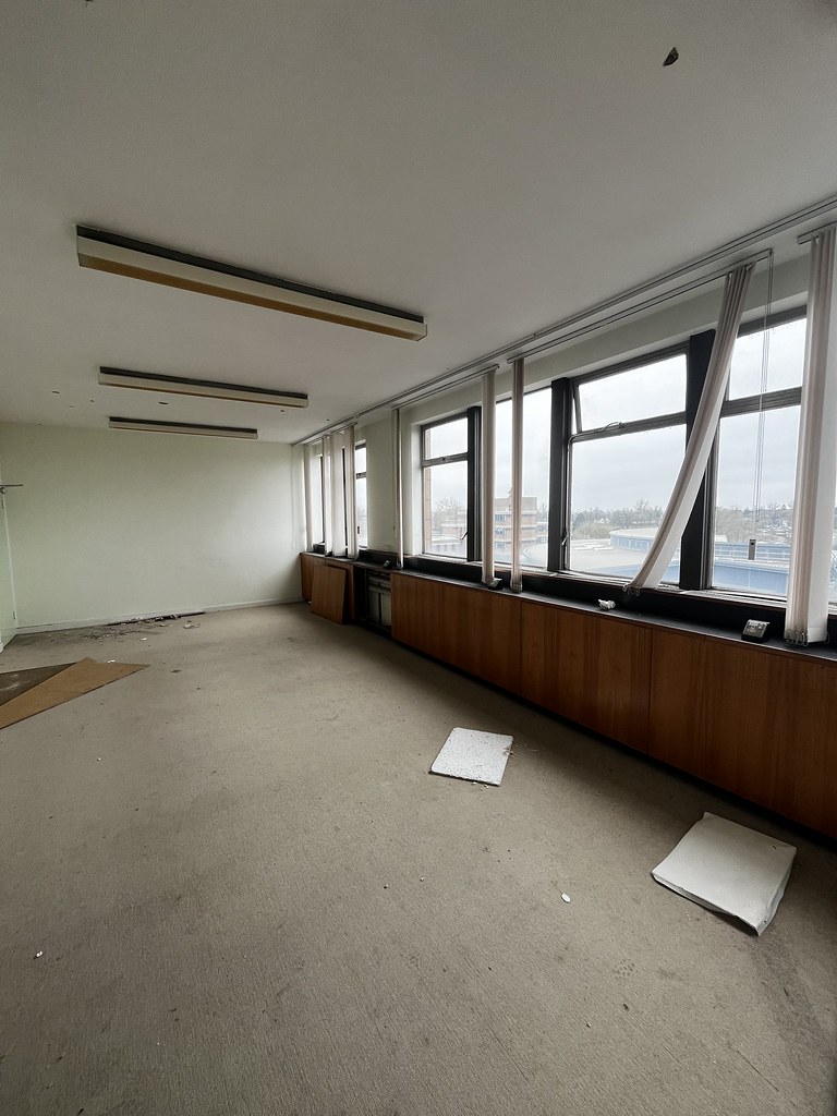 READING UNI shoot location campus college school hospital ams tower 54414704865 l