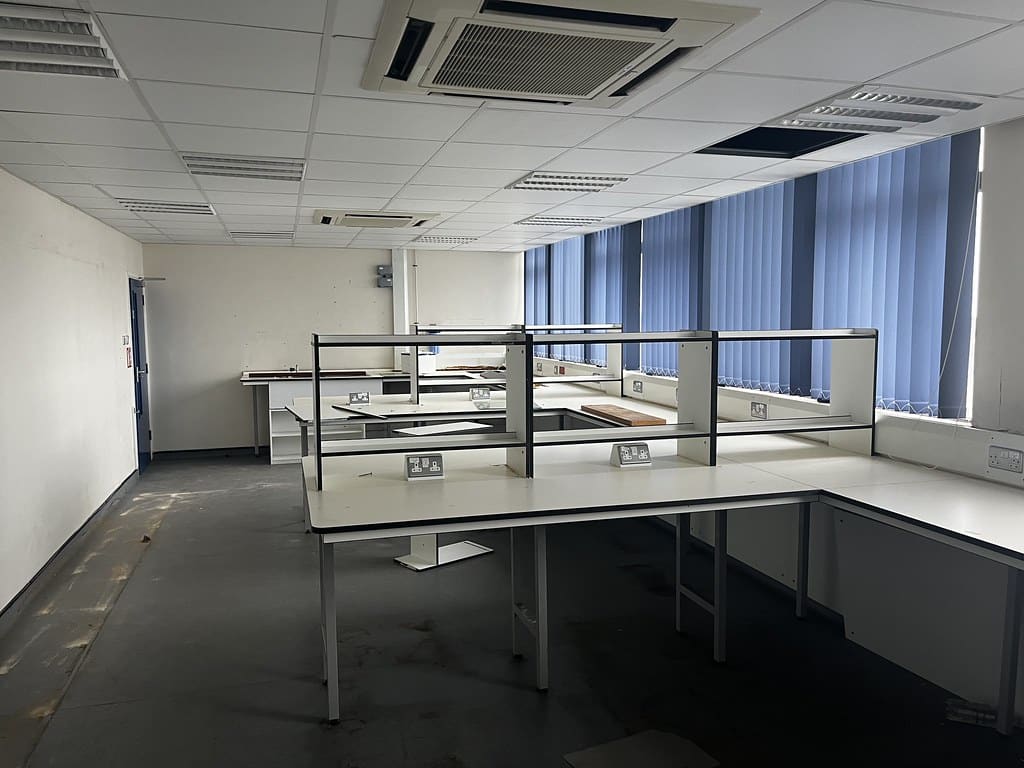 READING UNI shoot location campus college school hospital ams tower 54414705715 l