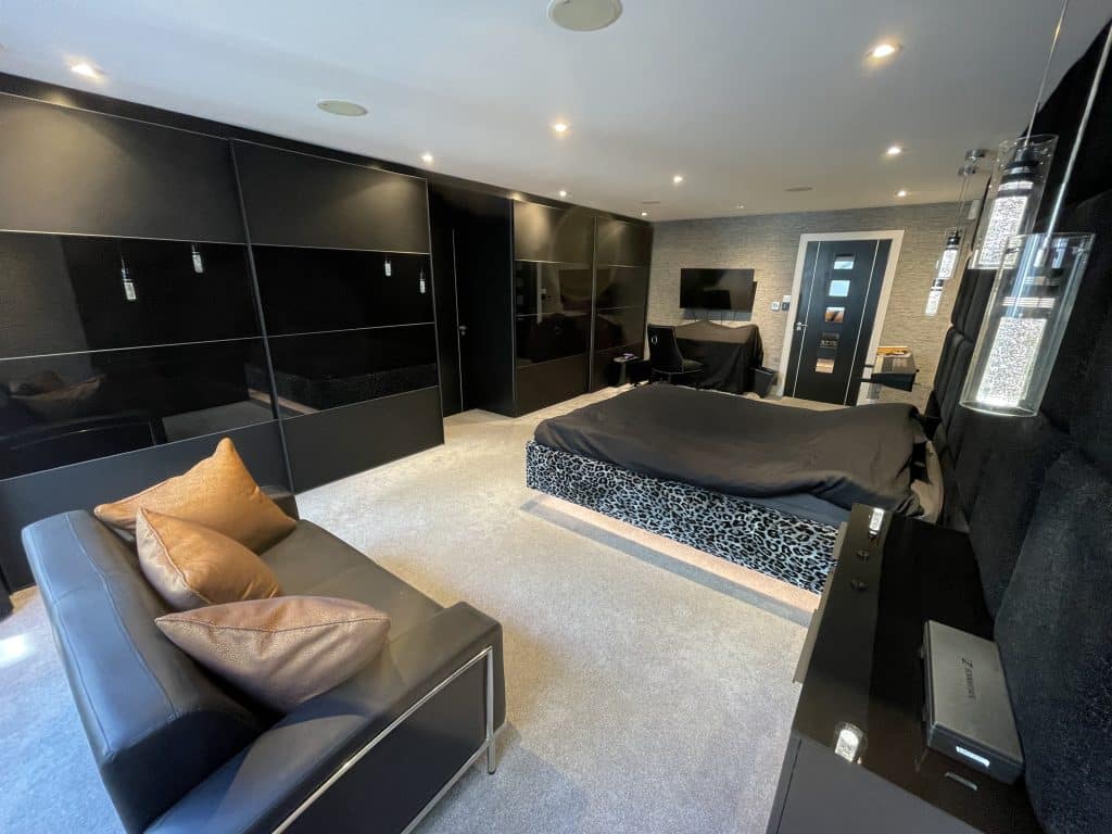SOUTH LODGE modern buckinghamshire shoot location house Basement bedroom