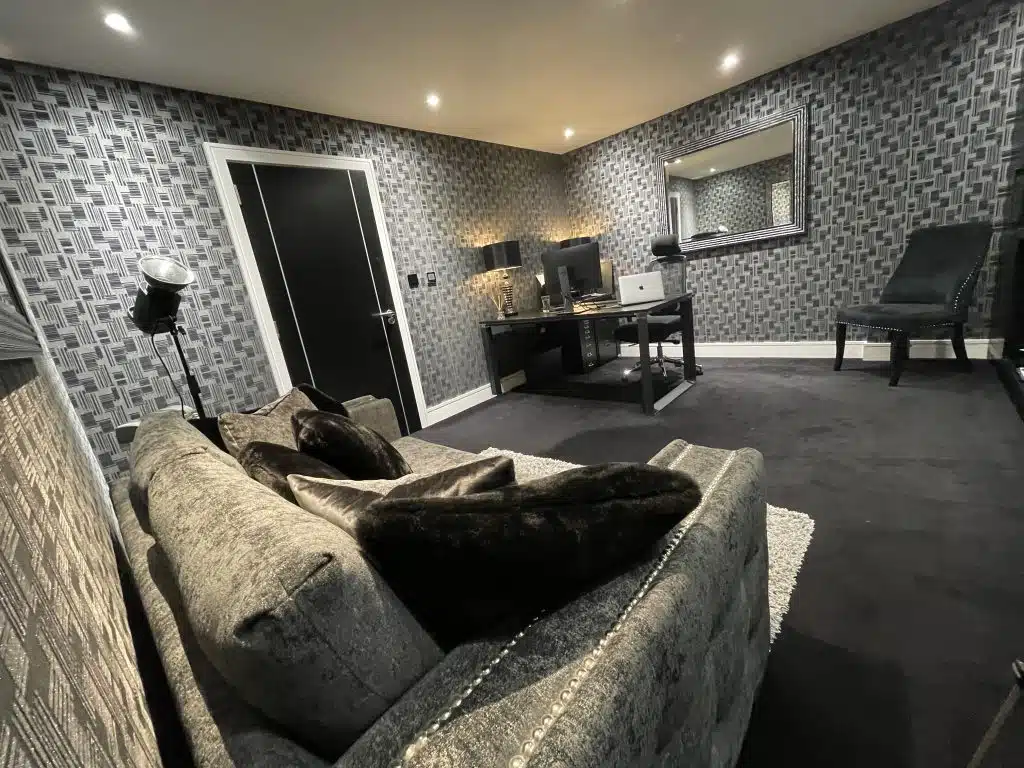 SOUTH LODGE modern buckinghamshire shoot location house Office