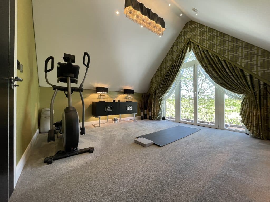 SOUTH LODGE modern buckinghamshire shoot location house Zen room 2
