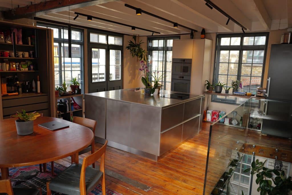 UPSIDE DOWN EAST - east london four storey unique location house L1001175