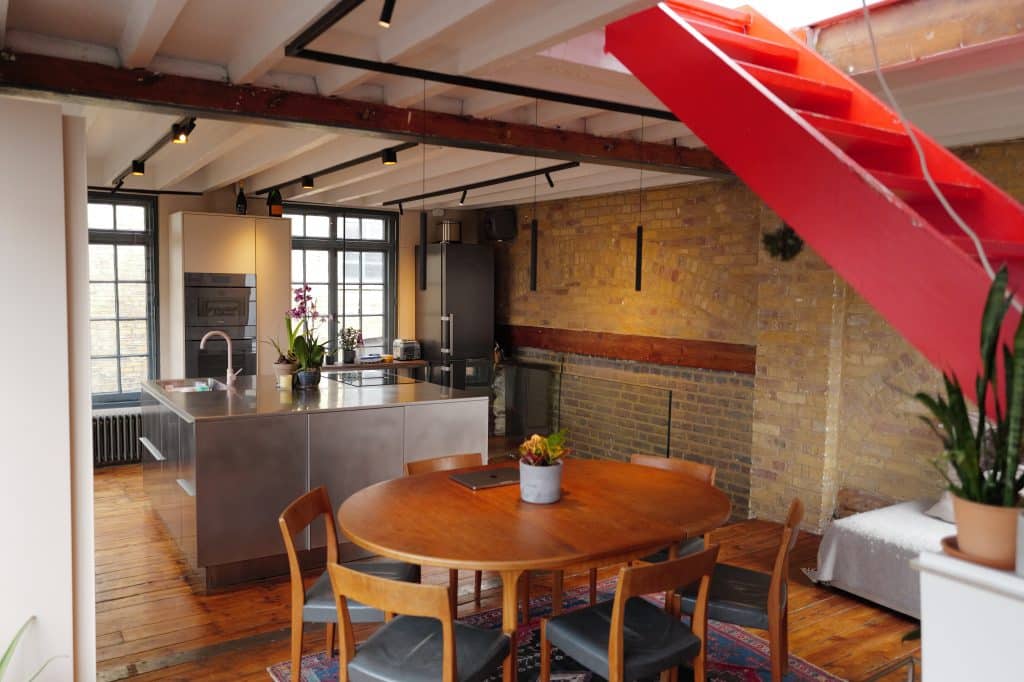 UPSIDE DOWN EAST - east london four storey unique location house L1001176