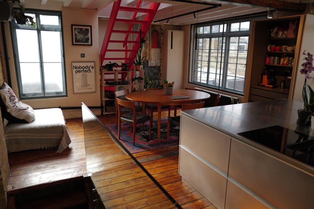 UPSIDE DOWN EAST - east london four storey unique location house L1001178