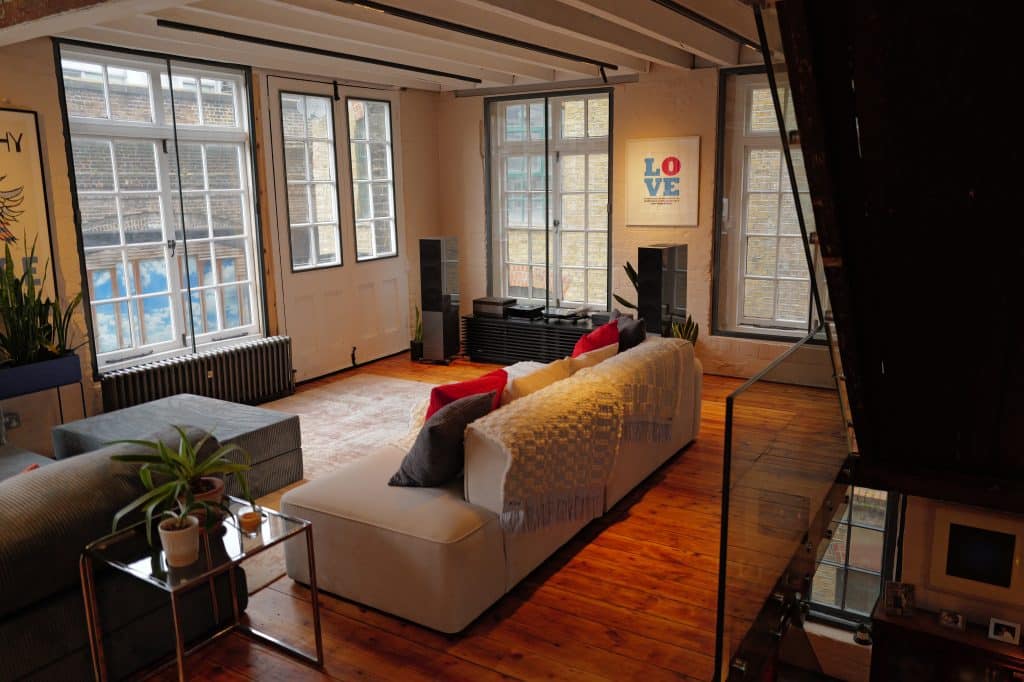 UPSIDE DOWN EAST - east london four storey unique location house L1001186