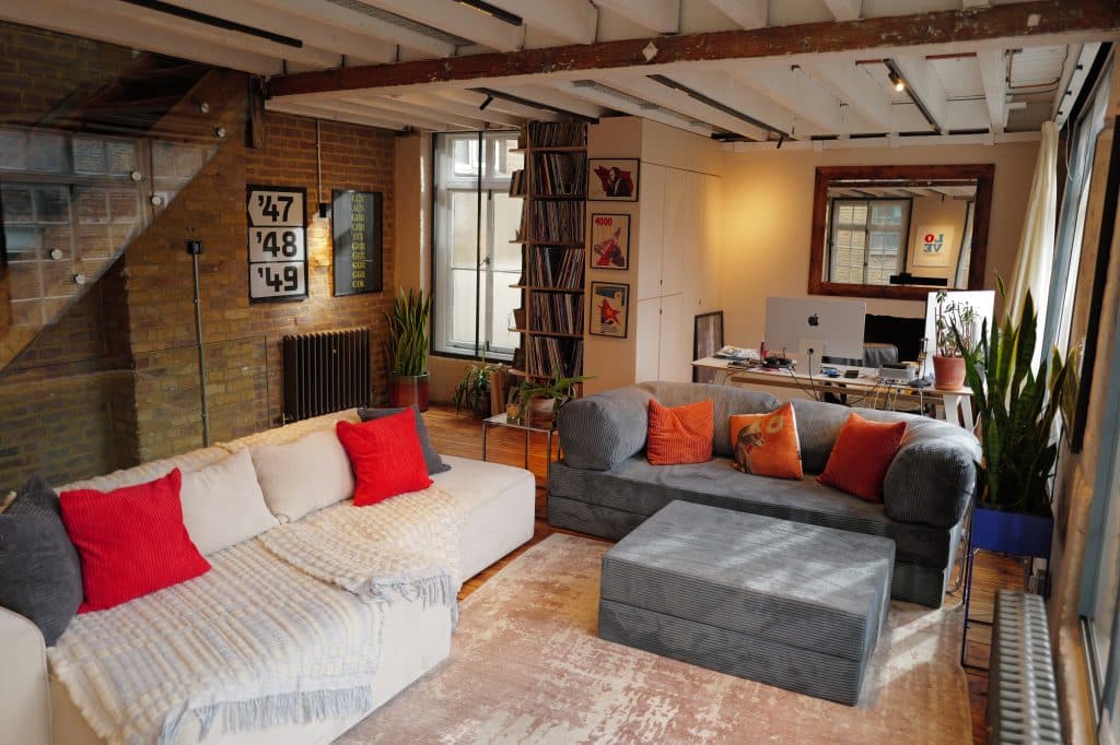 UPSIDE DOWN EAST - east london four storey unique location house L1001188