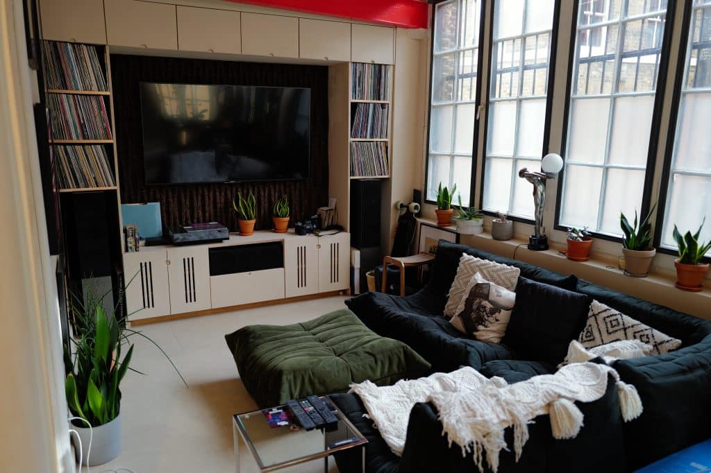 UPSIDE DOWN EAST - east london four storey unique location house L1001206