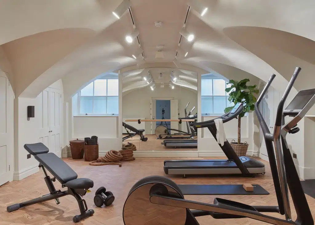 BENHAM PARK Newbury countryside shoot location Gym