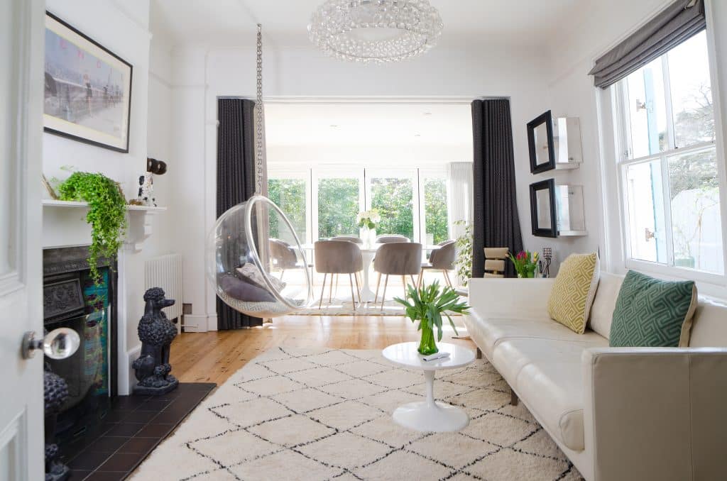 BLUE SHUTTER HOUSE hampshire bright modern location house 012 LivingRoomToDining