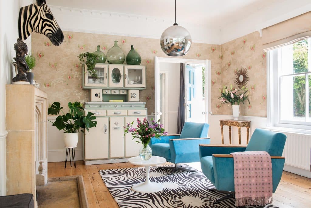 BLUE SHUTTER HOUSE hampshire bright modern location house 04 Reception