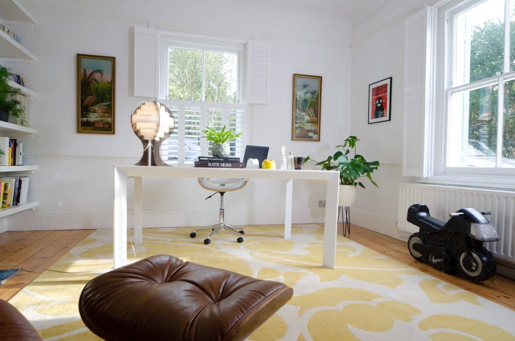 BLUE SHUTTER HOUSE hampshire bright modern location house 055 SittingRoom study