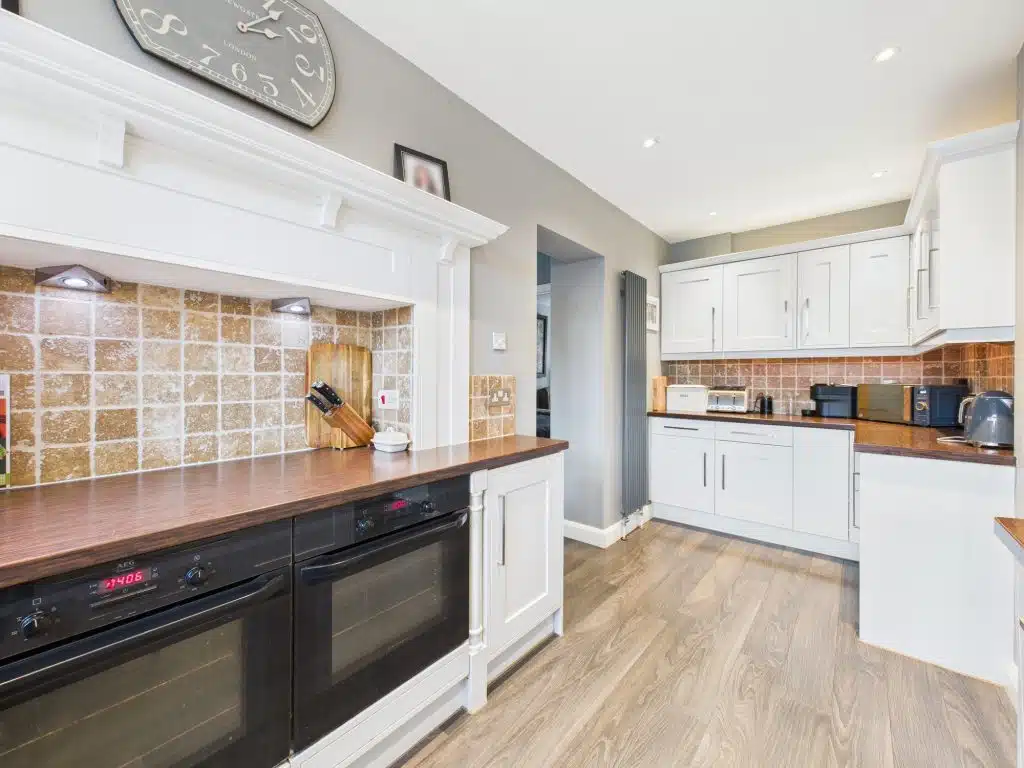 BROOMSFIELD hertfordshire neutral location house CAM02119G0 PR0526 STILL009