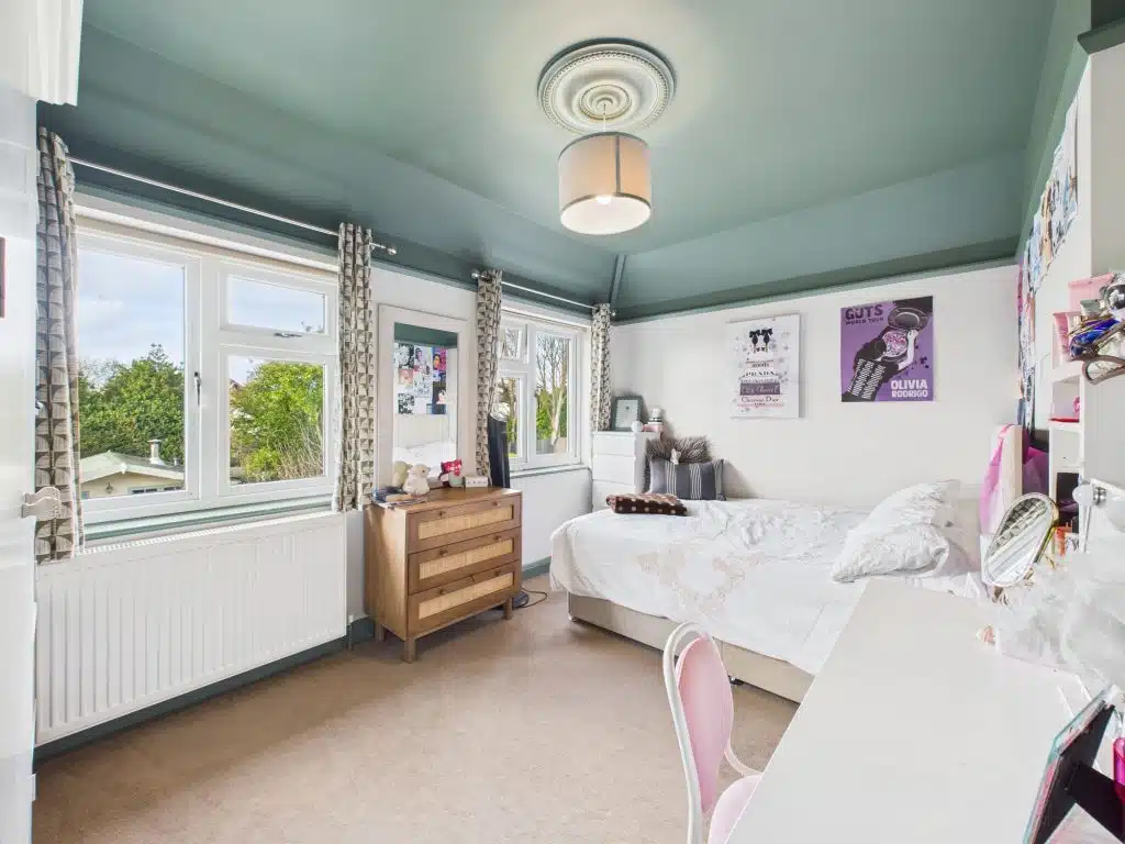 BROOMSFIELD hertfordshire neutral location house CAM02119G0 PR0526 STILL017