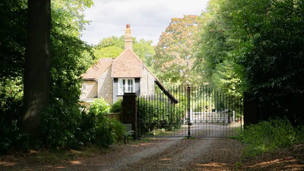 Berkhamstead Estate - Multi use film site - build space, unit base, private roads 13