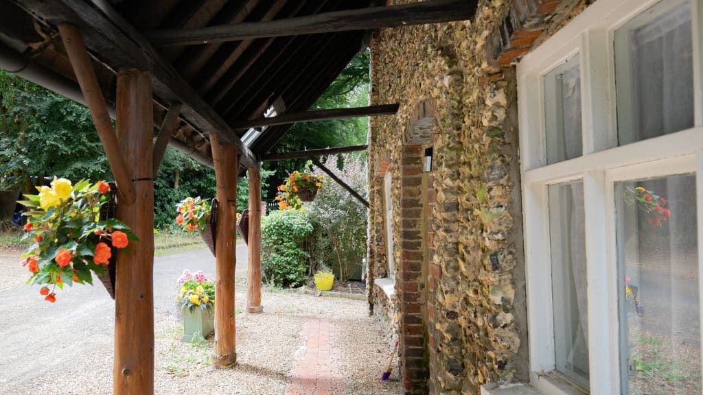 Berkhamstead Estate - Multi use film site - build space, unit base, private roads 8
