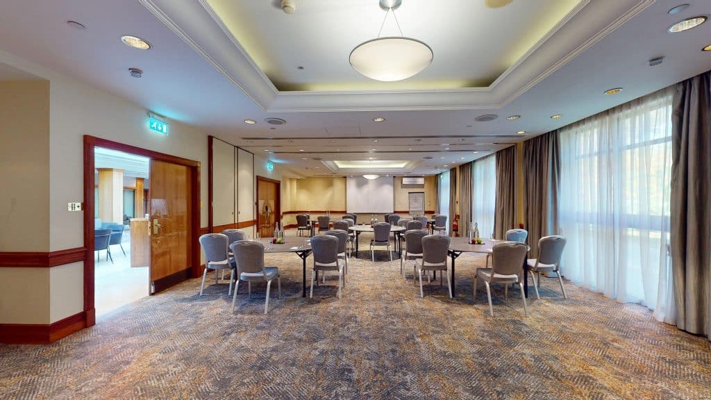 HEATHROW HOTEL middlsex uxbridge Sheraton Skyline Hotel London HeathrowAtlantic room