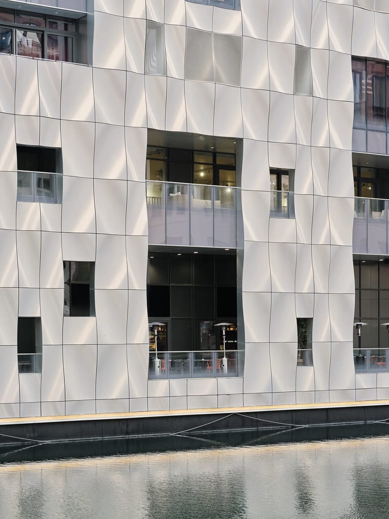 LANDING CANARY WHARF east london venue commercial space landing canary wharf broadwick live henry woide low res 030 55129037955 l