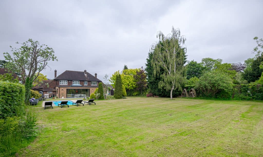 LAWN HOUSE bromley kent contemporary location house Location Creation: Lawn House: Garden
