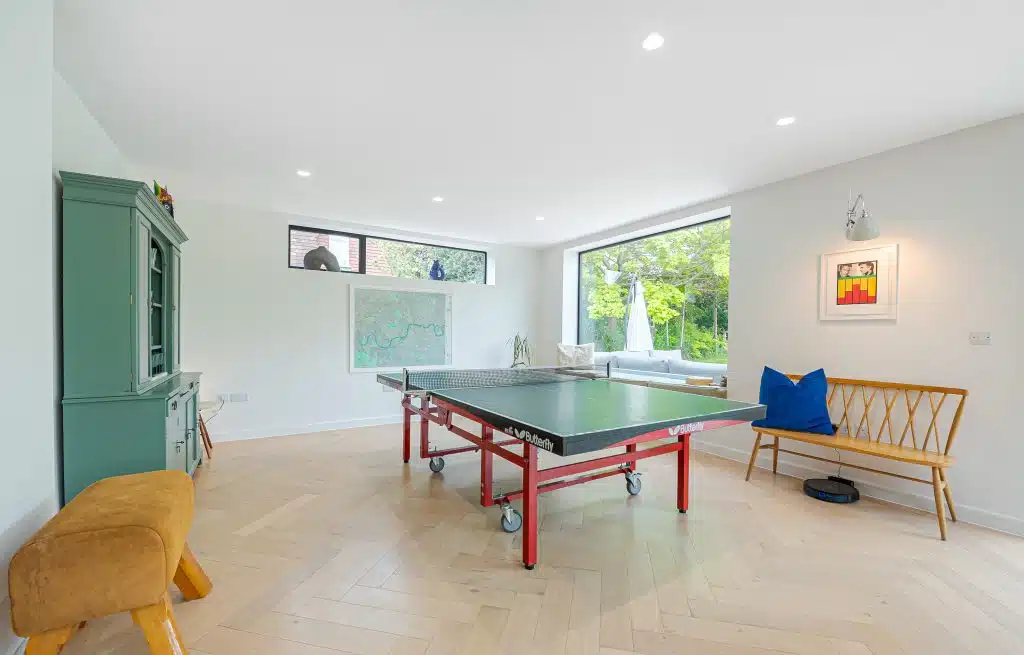 LAWN HOUSE bromley kent contemporary location house Location Creation: Lawn House: ping pong table