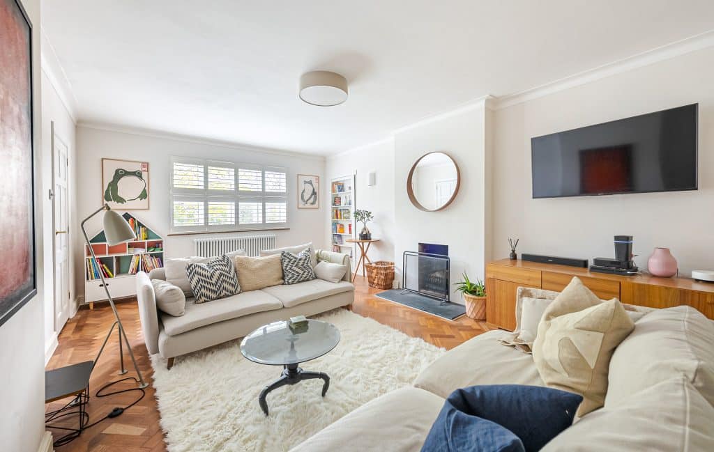 LAWN HOUSE bromley kent contemporary location house Location Creation: Lawn House: sitting room