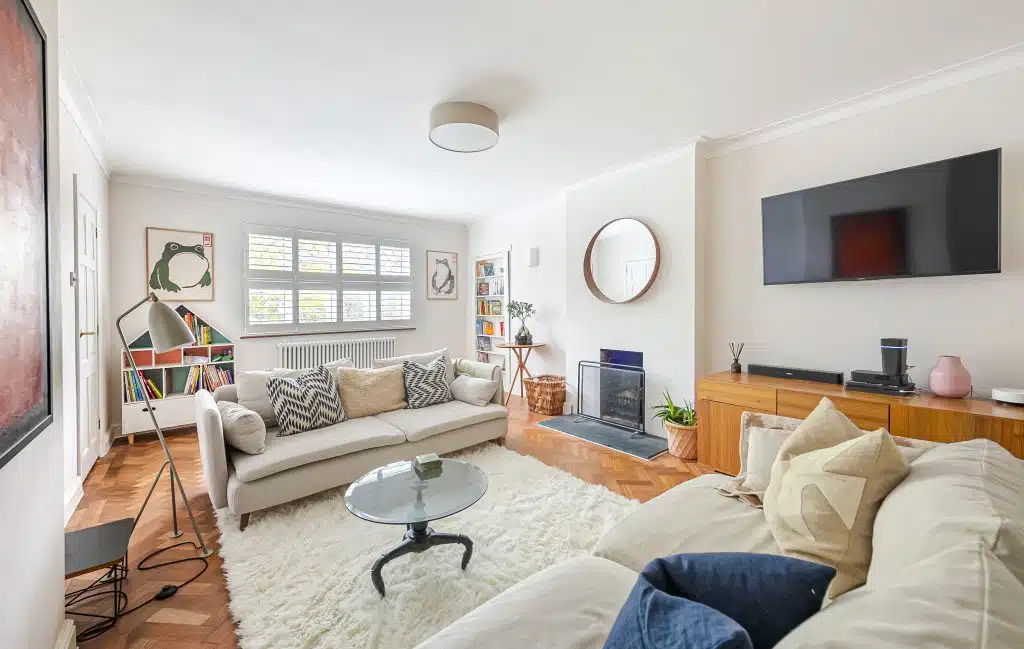 LAWN HOUSE bromley kent contemporary location house Location Creation: Lawn House: sitting room