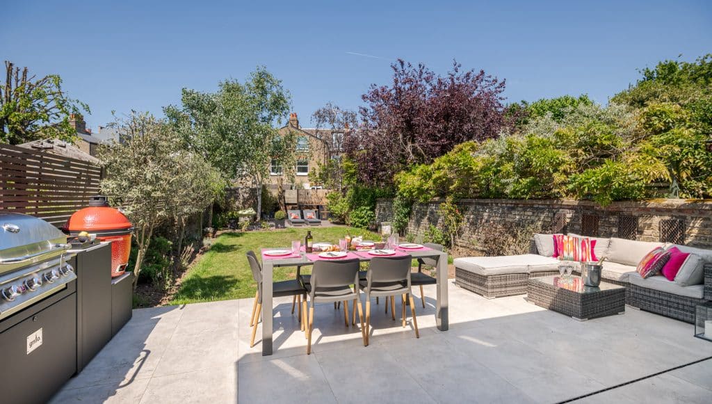 RITHERDON ROAD Modern, Architect designed Family Home location house Location Creation: Ritherdon: Garden cooking and dining