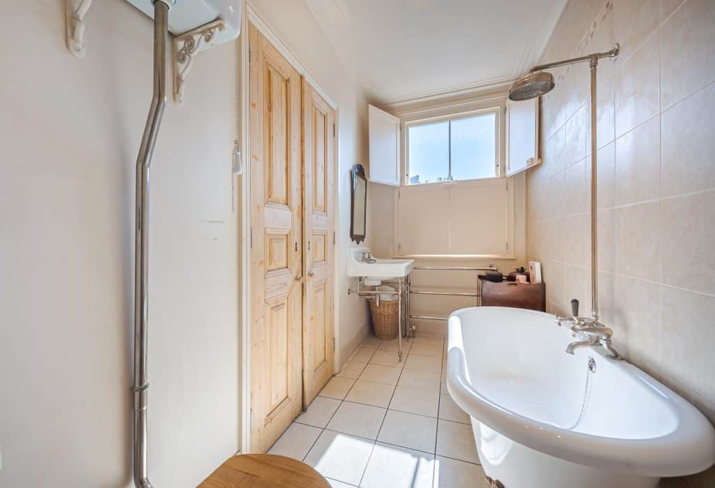 TENNYSON south west london modern location house Location Creation: Tennyson: Bathroom