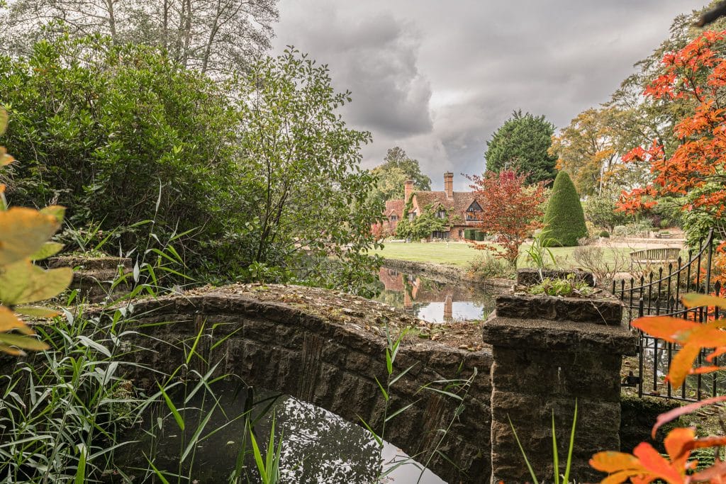 THE LAKE HOUSE 15th century guildford country location house Location Creation:Lake House:Lake 4