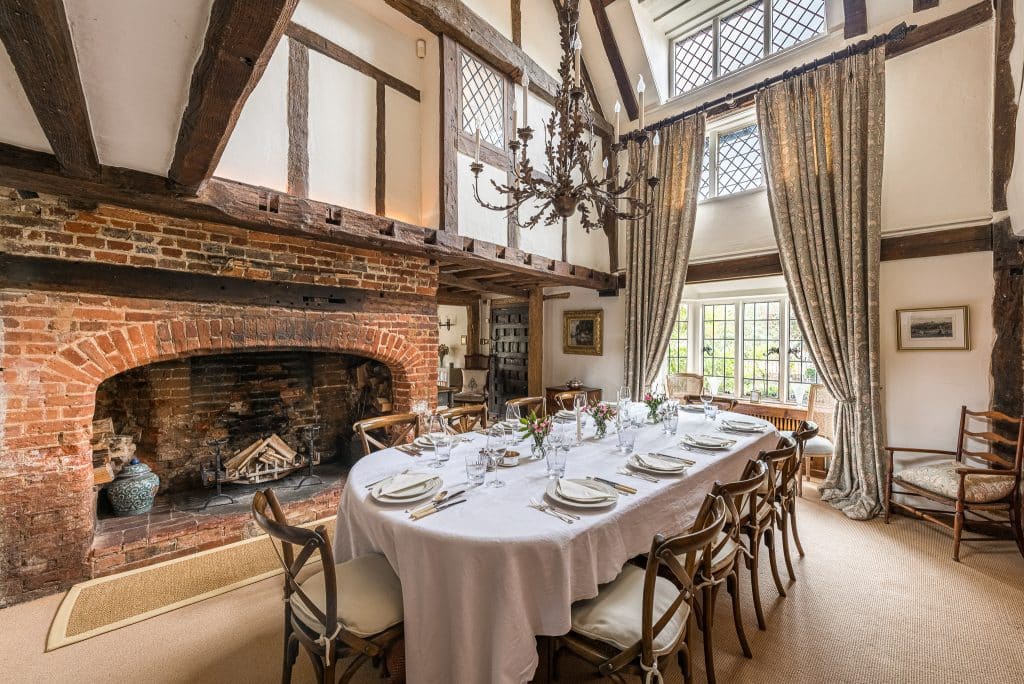 THE LAKE HOUSE 15th century guildford country location house Location Creation:Lake House:dining room 2