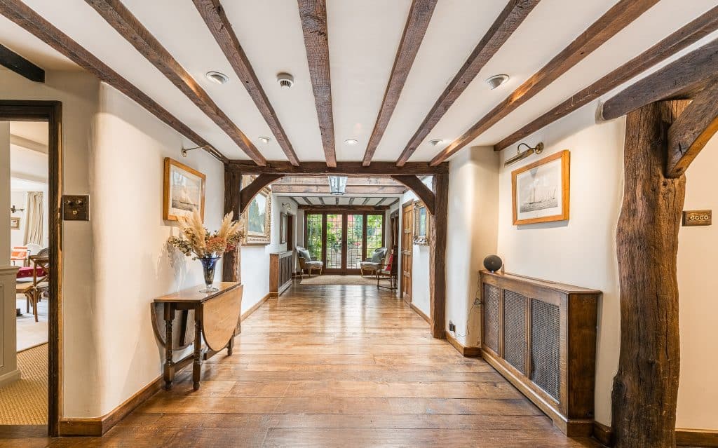 THE LAKE HOUSE 15th century guildford country location house Location Creation:Lake House:hall