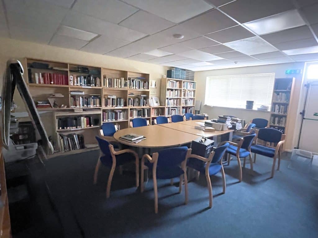 SURREY SYNAGOGUE Weybridge shoot location school office Synagogue library