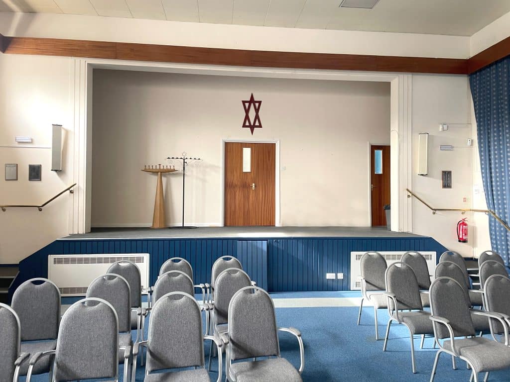 SURREY SYNAGOGUE Weybridge shoot location school office Synagogue stage