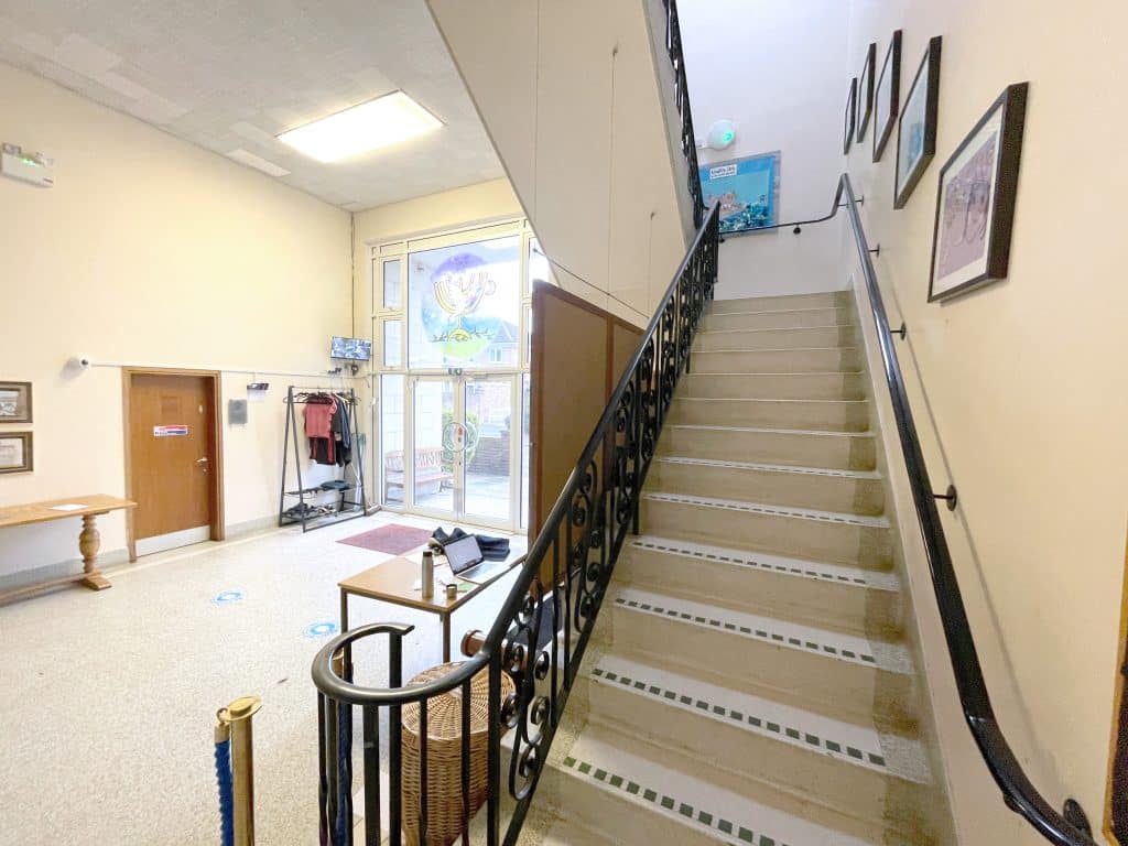 SURREY SYNAGOGUE Weybridge shoot location school office Synagogue stairs horisontal