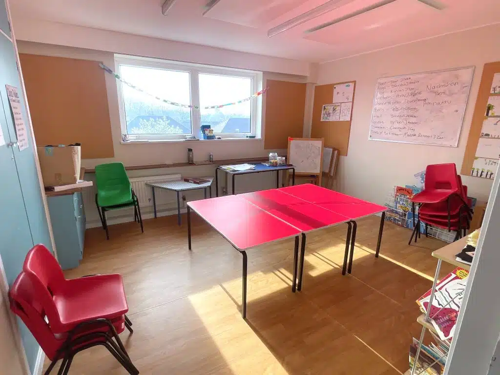 SURREY SYNAGOGUE Weybridge shoot location school office Synagogue upstairs classroom red