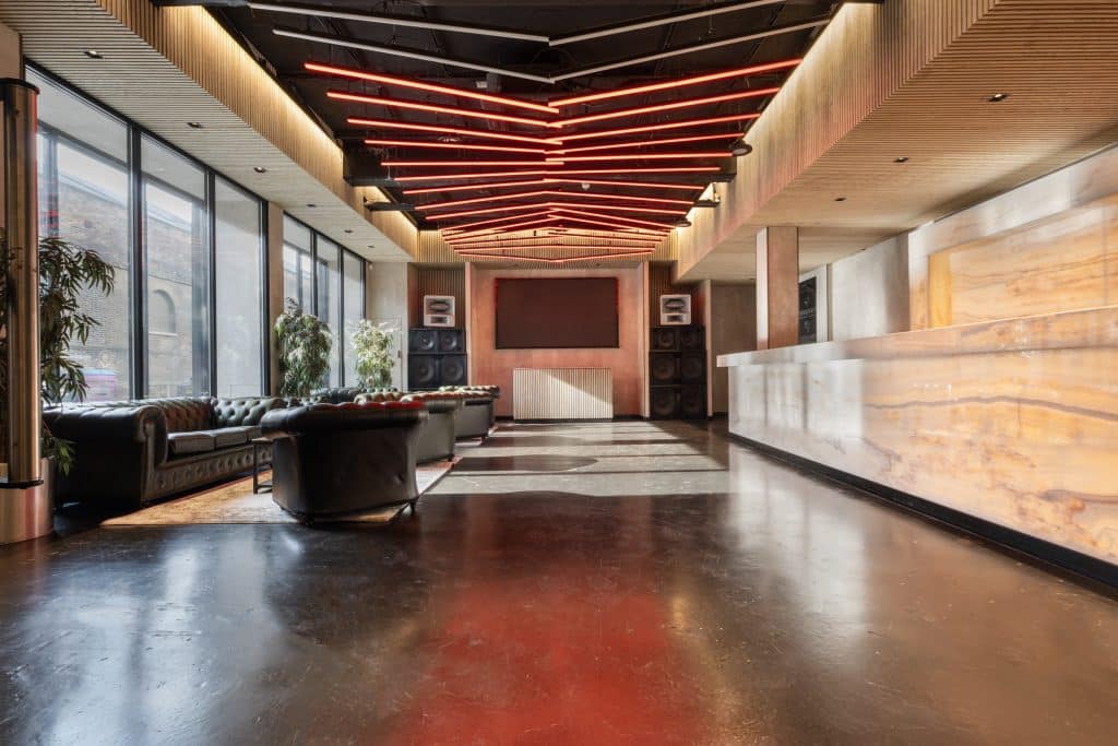 WHITE STUDIO east london venue shoot location hireOnyx Bar10