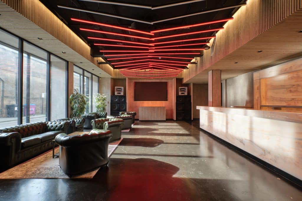 WHITE STUDIO east london venue shoot location hireOnyx Bar44