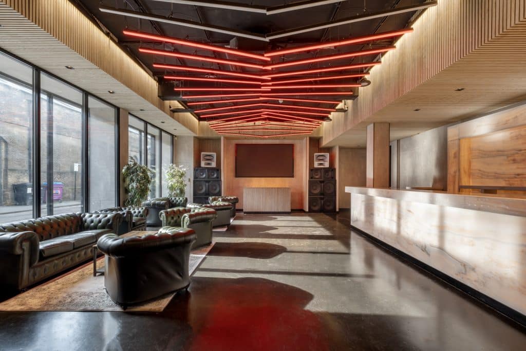 WHITE STUDIO east london venue shoot location hireOnyx Bar51