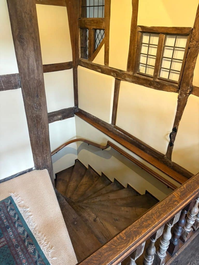 BURNINGFORD MANOR surrey large location house and grounds PHOTO 2026 05 05 16 38 07