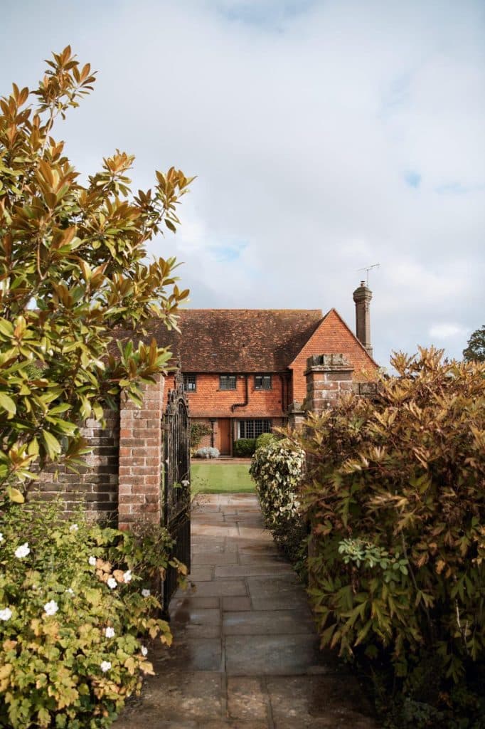 BURNINGFORD MANOR surrey large location house and grounds PHOTO 2026 05 05 16 42 56 2
