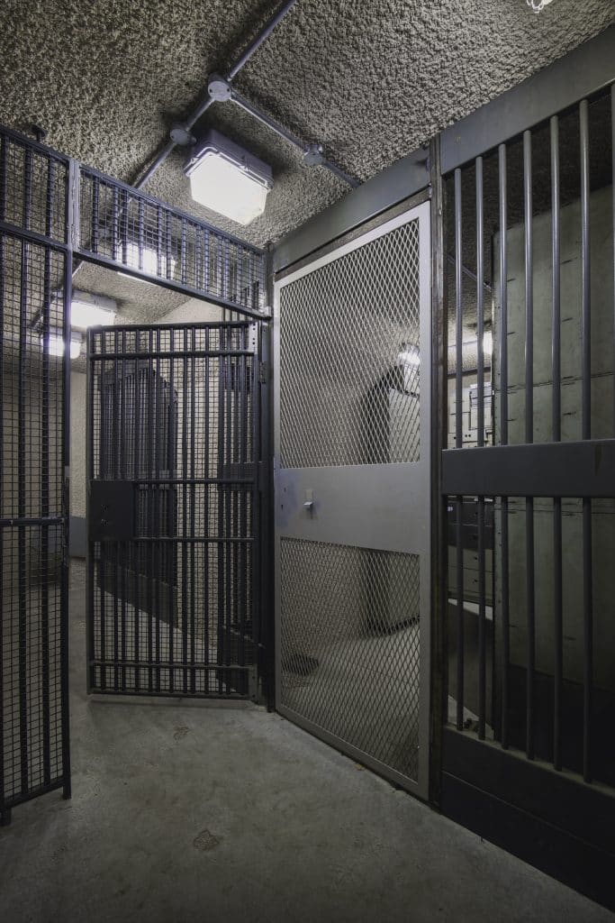Central London Bank : Police Station Shoot Location 025