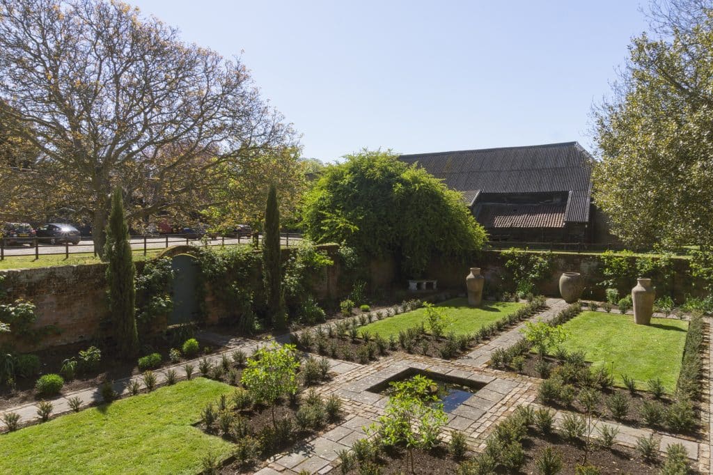 Court Lodge 005Country House In Dartford with large gardens and multiple out houses
