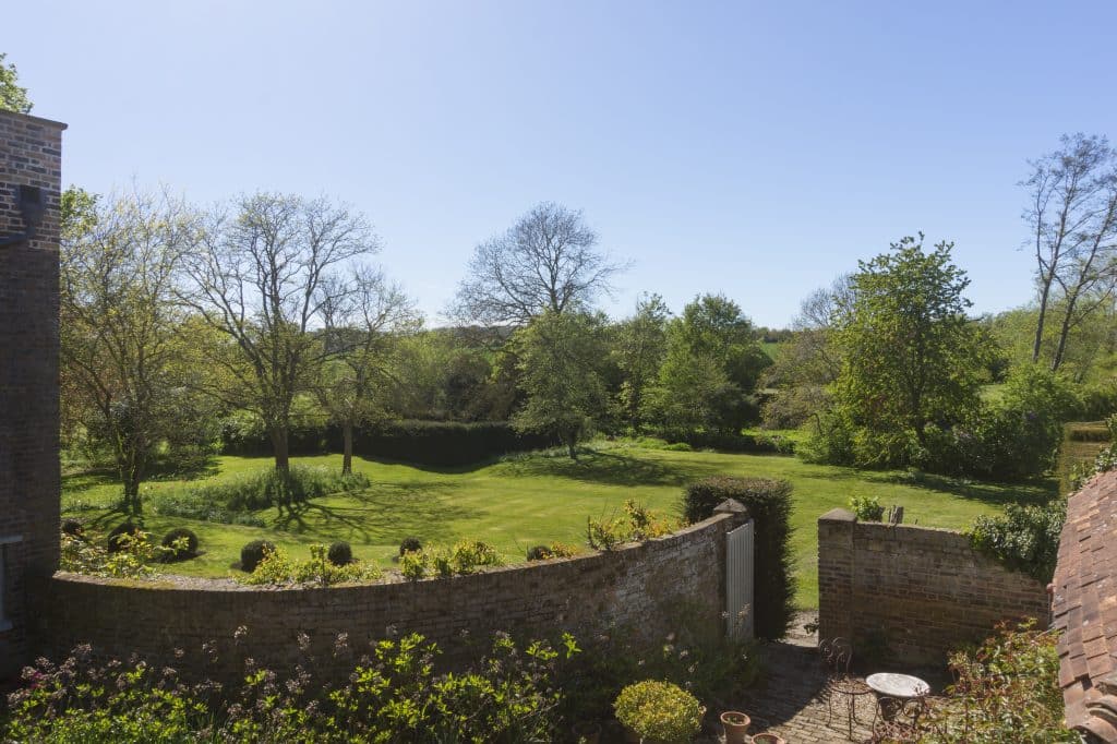 Court Lodge 008Country House In Dartford with large gardens and multiple out houses