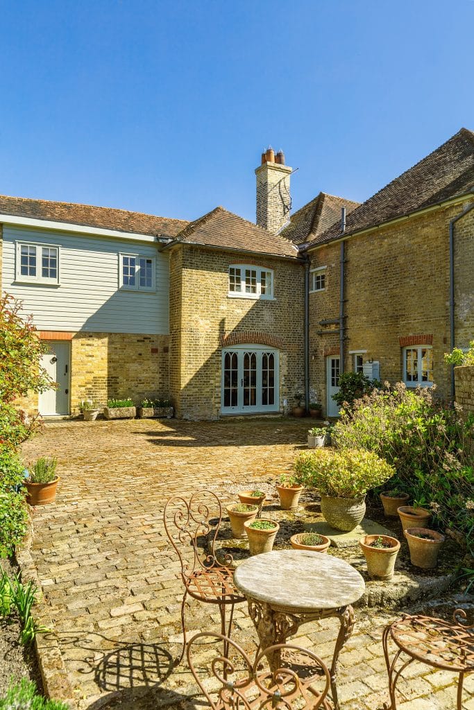 Court Lodge 009Country House In Dartford with large gardens and multiple out houses