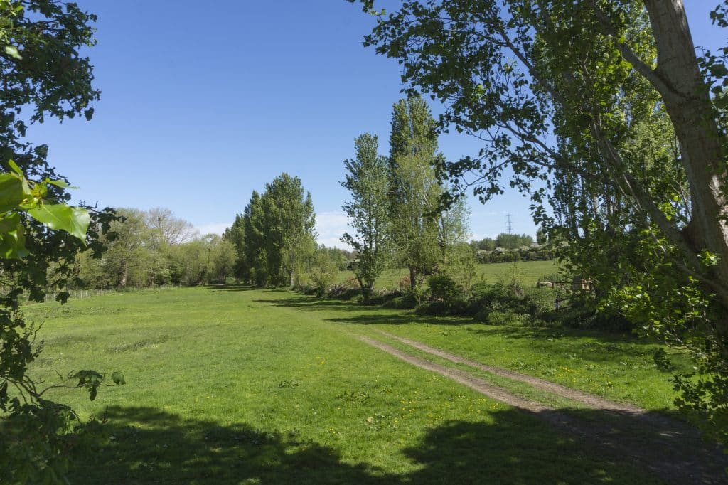 Court Lodge 016Country House In Dartford with large gardens and multiple out houses