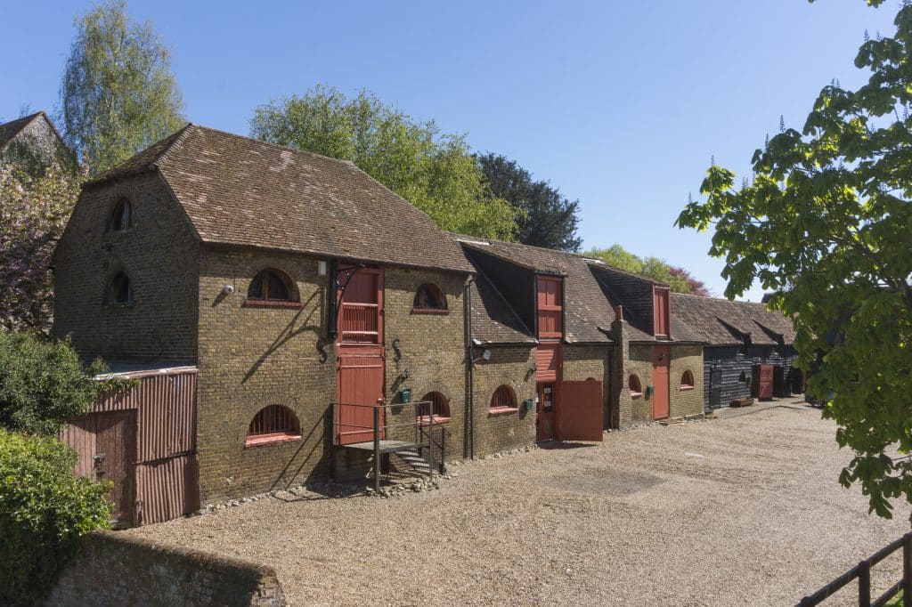 Court Lodge 021Country House In Dartford with large gardens and multiple out houses