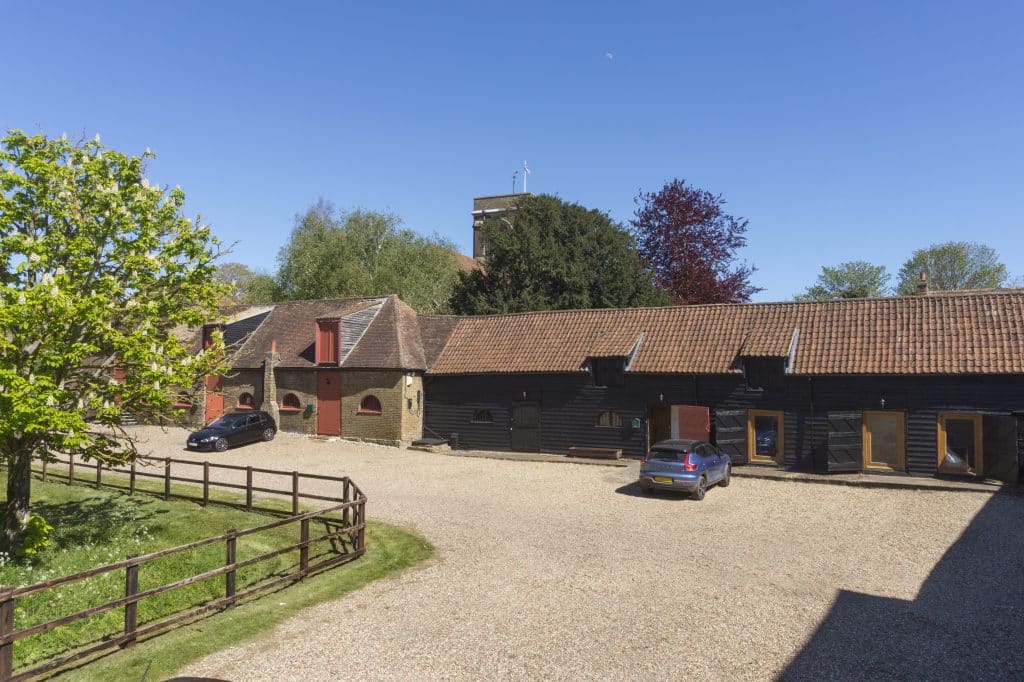 Court Lodge 022Country House In Dartford with large gardens and multiple out houses